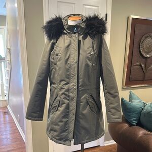 NWOT Urban Republic Olive Winter Coat with Black Faux Fur Around Hood Sz M
